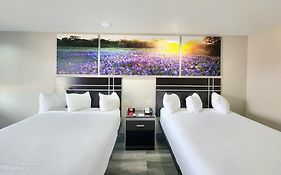 Days Inn By Wyndham Baytown Tx